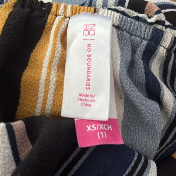 No Boundaries XS (1) striped jumpsuit. - Picture 3 of 4